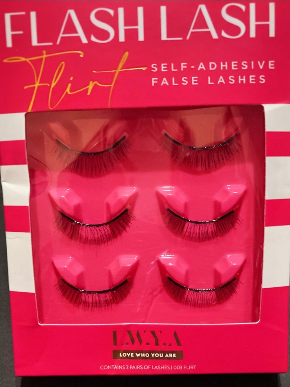 Flirt Self-Adhesive False Lashes – Black (3 Pairs)